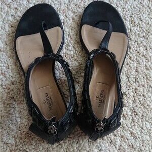Valentino Garavani Rockstud leather sandals size 6.5